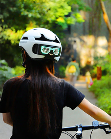 Smart Bike Helmet with Intelligent App Control & Built-In Safety System